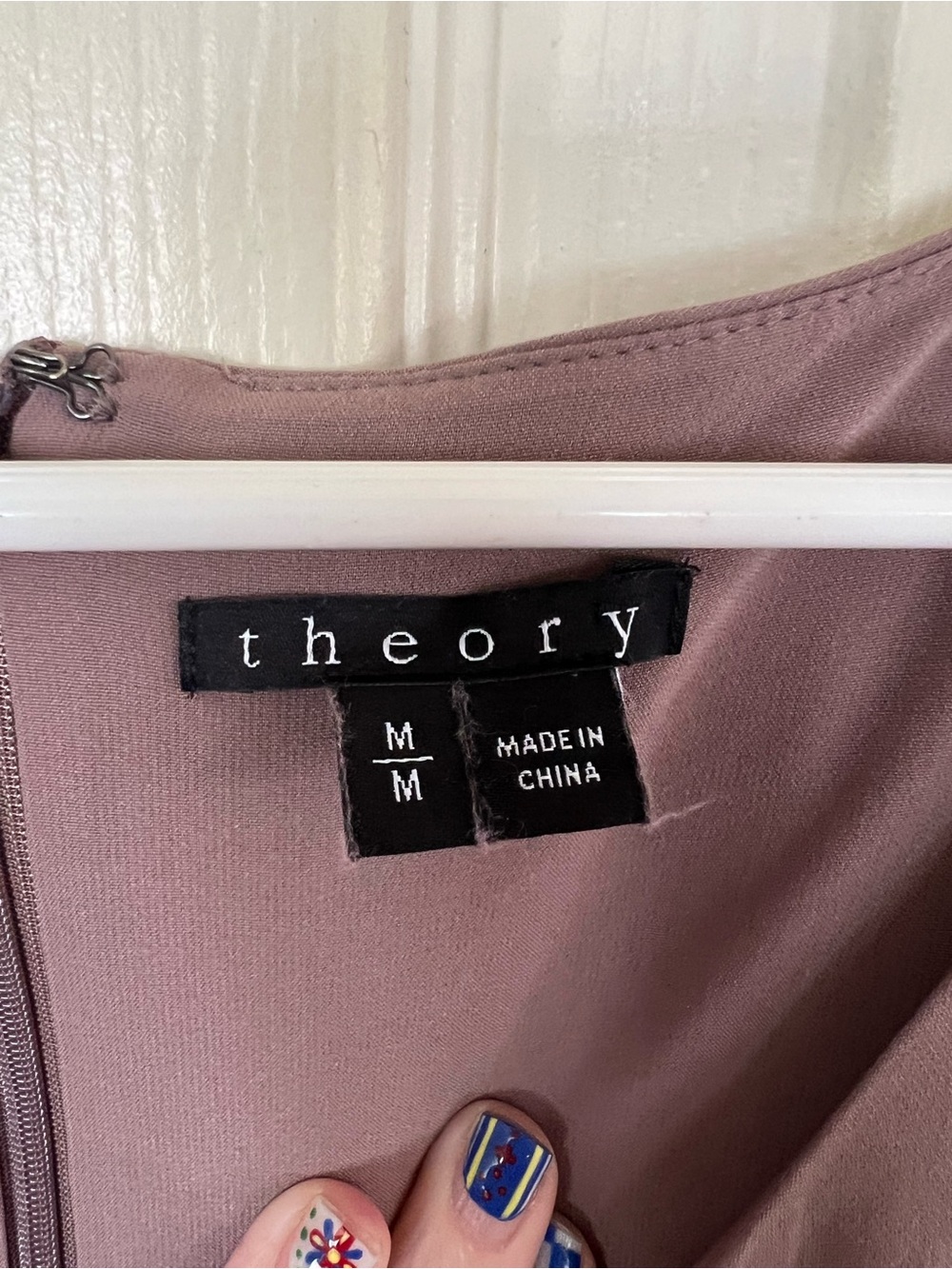 Theory Mauve Tank V-Neck Sleeveless Top - Picture 2 of 11